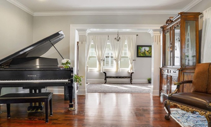 Leonidas House | Luxury Home Near Streetcar & Riverbend STR License # 19-STR-17545