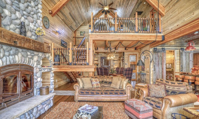 San Juan River Village House | Luxury Home ON San Juan River Close to Downtown Pagosa Sprgs and Wolf Creek Ski
