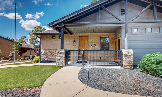 Show Low House | Luxury home on the fairway with deck, fire pit, bbq grill