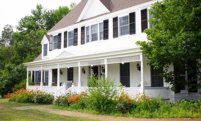 Woodstock House | ⚜Luxury Home⚜Private Pond⚜25 Acres of Privacy⚜5 Min Downtown Woodstock⚜Spa⚜BBQ