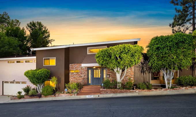 Eagle Rock House | Luxury Home with City View - Close to LA