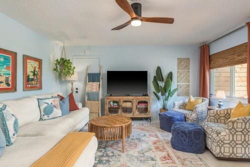 Treasure Island House | Luxury Home with Hot Tub & Outdoor Oasis blocks from the Beach