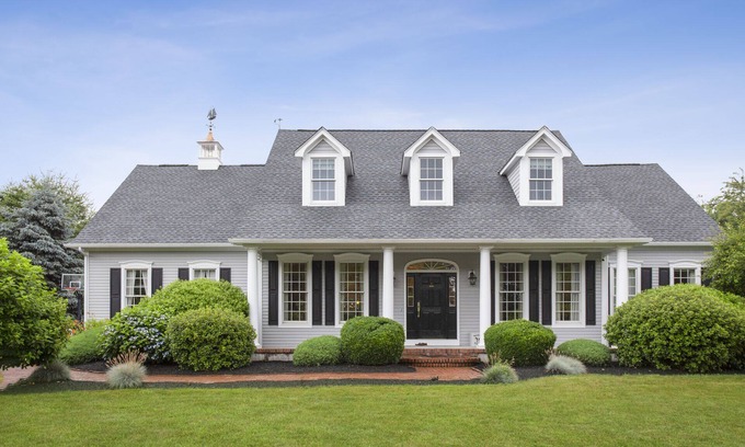 Narragansett Pier House | Luxury in Narragansett Pier