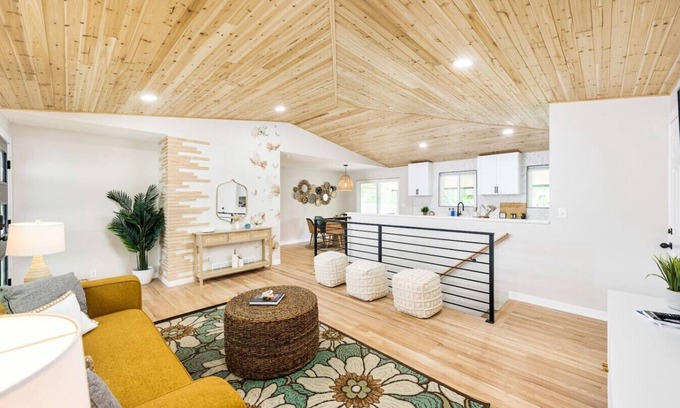 Littleton House | Luxury Jungle Haven Near DT Littleton & Denver