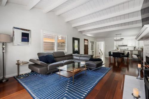 Village of La Jolla House | Luxury La Jolla Home with Jacuzzi