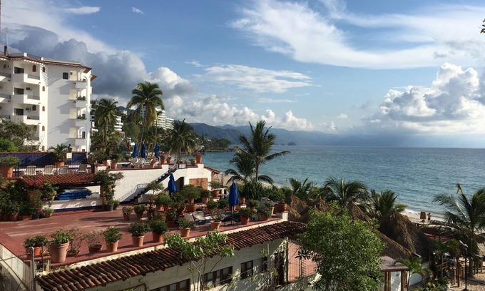Amapas Condo | Luxury La Palapa 1 Bedroom Studio on Los Muertos Beach