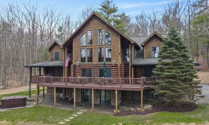 White Mills Cabin | Luxury Lakefront Custom Log Home. Perfect for Ski Trips & Getaways!