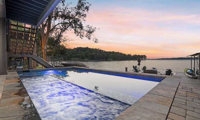 Walden on Lake Conroe House | Luxury Lakefront: Gameroom, Pool, Spa, Amenities! Sleeps 16 - Family Friendly!