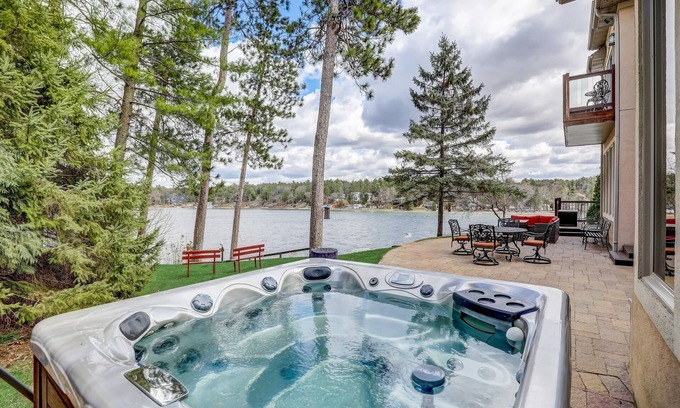 Wautoma House | Luxury Lakefront! Hot Tub & Arcades! Sleep 24!