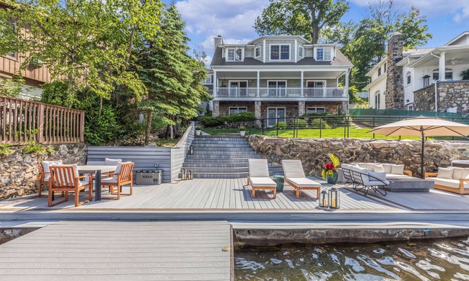 Hopatcong House | Luxury Lakefront Retreat - 1hr from NYC - Huge Lake