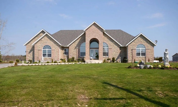 Carrying Place House | Luxury Lakeview Villa: Gateway to Winery Paradise