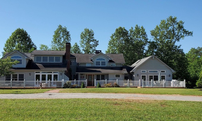 Mill Spring House | Luxury Living in Horse Country -