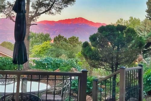 Kissing Camels Villa | Luxury Living near GOG Northwest Colorado Springs
