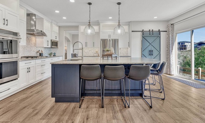 Parker House | LUXURY LIVING on OPEN SPACE and Mountain Views! 4BD|5BA|3CAR|Culdesac|30 Day Min