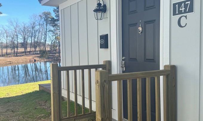 Elizabethtown Resort | Luxury Lodging, Lakefront View, King Bed w/Private Bath, Patio