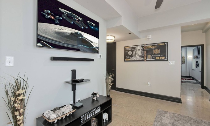 Central Business District Apartment | Luxury Loft Downtown!