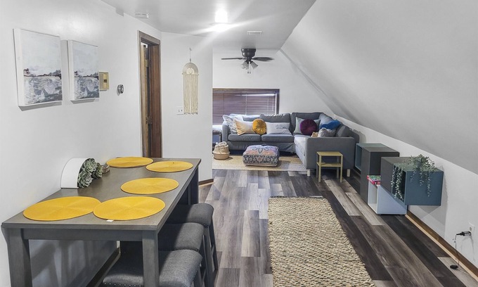 Bay City Apartment | Luxury Loft Living near DTN BayCity