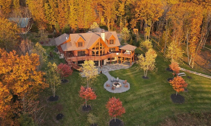Windham Cabin | Luxury Log Cabin in Windham, NY 4 br 4 ba Sleeps 10
