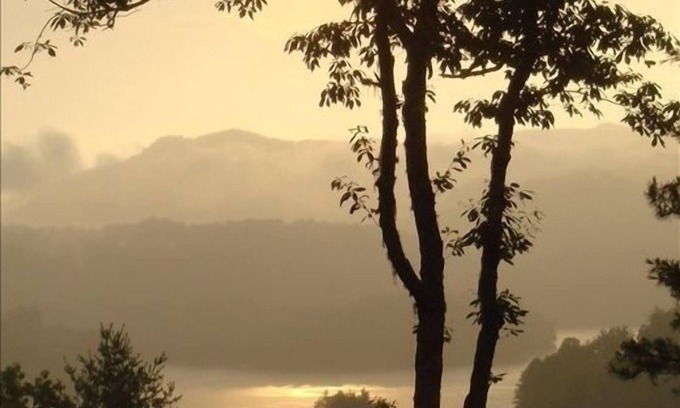 Summer Hill House | Luxury Log Home overlooking Mountains & Lake Glenville in a Gated Community.