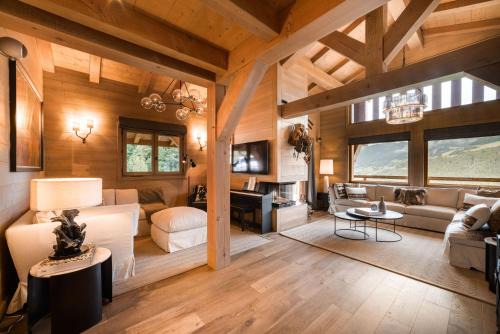 Megeve Ski Chalet | Luxury Megève Chalet, sleeps 8 with Mountain Views and Jacuzzi
