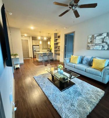 Loring Heights Apartment | Luxury Midtown Oasis Rooftop & Pool