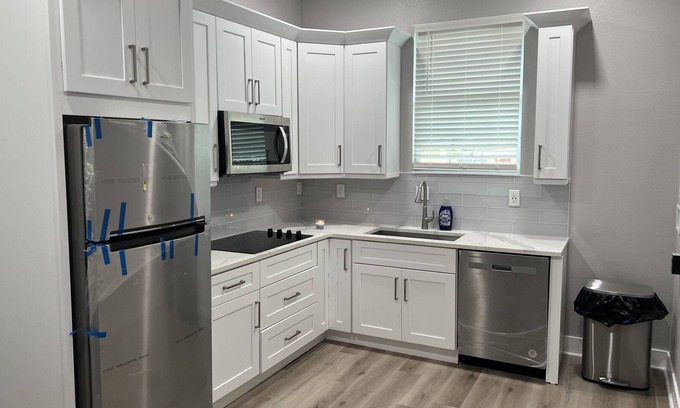 Disston Heights Apartment | Luxury modern adu