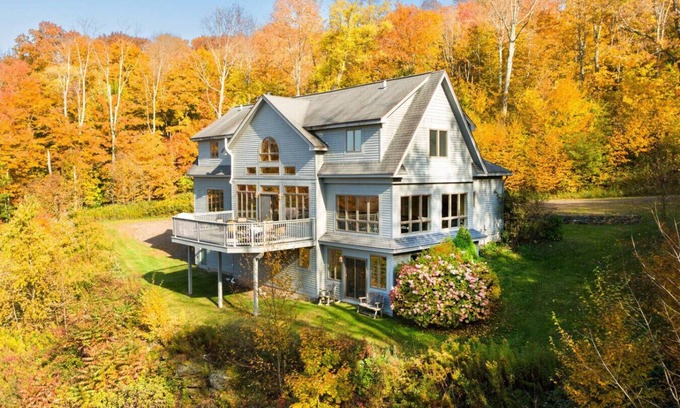 Bovina Center House | Luxury Mountaintop Estate – Spacious Retreat with Breathtaking Views