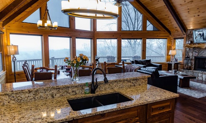 Blue Ridge Cabin | Luxury MTN House *Breathtaking Views* Hot Tub* 2 Outdoor Fireplaces *Fire Pit