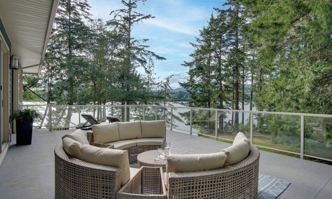 East Sooke House | Luxury Oceanfront Guesthouse with Private Beach