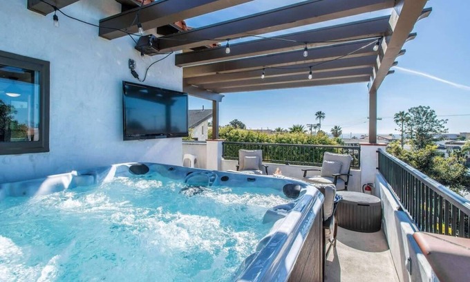 San Clemente Apartment | Luxury Oceanview 5star Stay w/Private HotTub& Deck