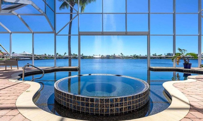 Eight Lakes House | Luxury on Eight Lakes - Gulf Access & Pool table