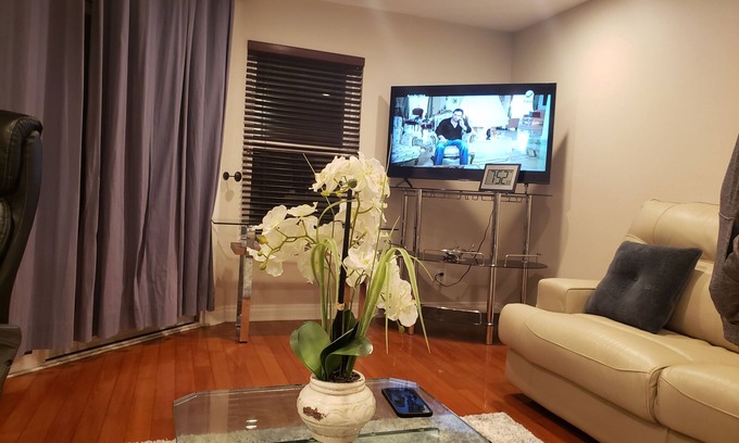 Huntington Beach Condo | Luxury one bedroom with ocean view