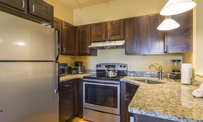 Pittsfield Resort | Luxury one bedroom and one bathroom unit with full amenities