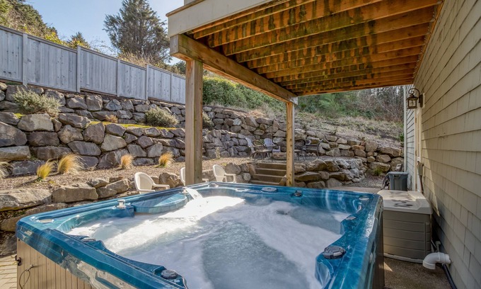 Roads End House | Luxury, Panoramic Sea Views from the Top of Roads End!