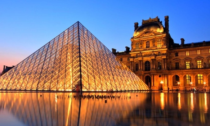 Les Halles Apartment | Luxury Parisian home near Louvre, Notre Dame, and Marais