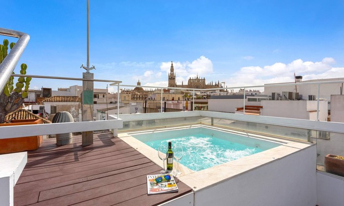 El Arenal Apartment | Luxury Penthouse in Seville. Real de La Carretería
