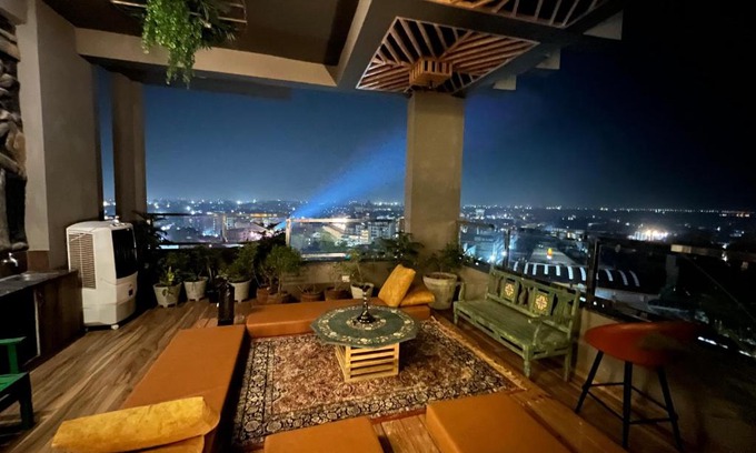 Taj Ganj Apartment | Luxury Penthouse with Taj Mahal view