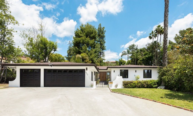 Greenbriar House | Luxury Pool Home in Glendale - Brand New!