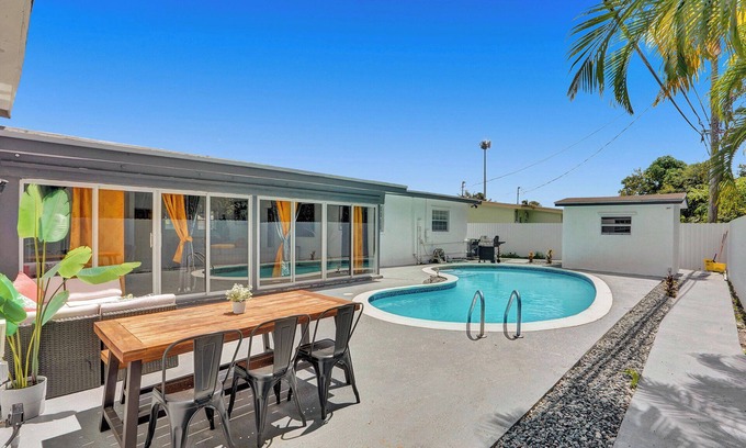 Ives Estates Villa | Luxury Pool Villa 5BD 4BA