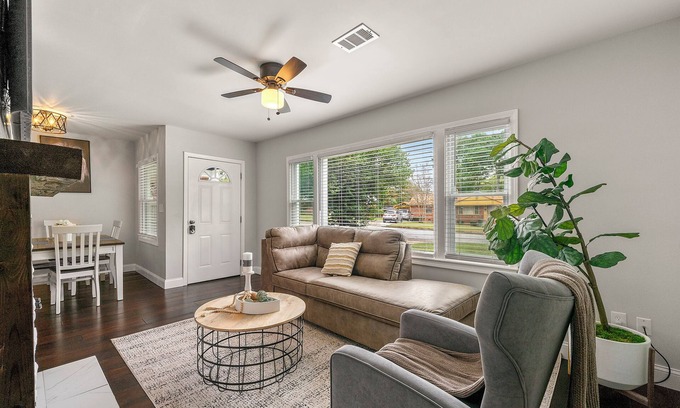 Sylvan Hills House | Luxury Private Room Downtown Atlanta