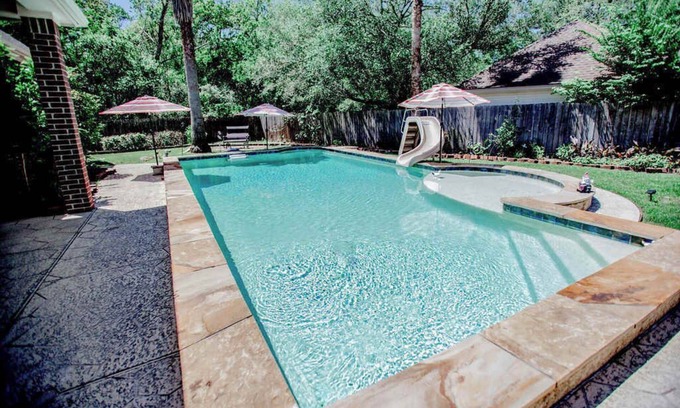 Beaumont House | Luxury Property 5BR 5BA Sparkling Pool, Outdoor Entertainment Area, Billiards Ro