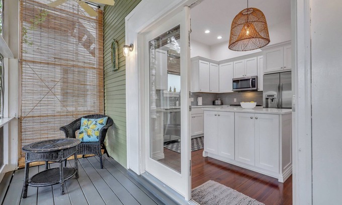 Thomas Square House | Luxury Rental, walking distance to dining, parking!