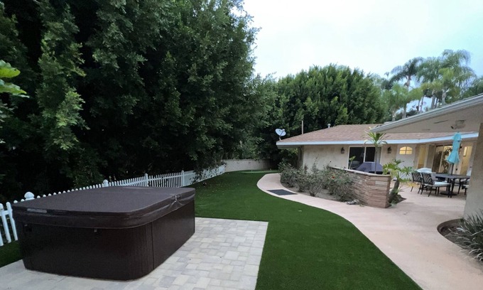North Tustin Villa | Luxury Resort Disney SPA 1/2 acre Private Escape