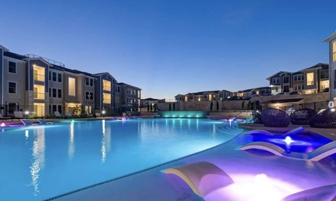 Timberwood Park Apartment | Luxury Resort Style Apt near Six flags/sea world!