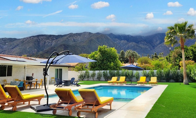 Racquet Club West Villa | Luxury Retreat | Dreamy view! Saltwater Pool Spa, Large Yard & Close to Downtown