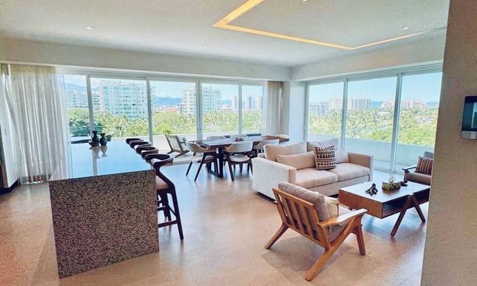 Puerto Vallarta Apartment | Luxury Retreat, VGolf. Marina Vallarta.