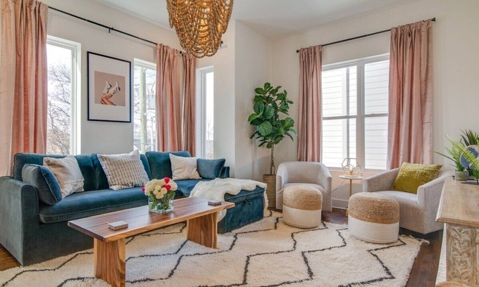 Hillsboro West End House | Luxury Retreat Near Vanderbilt University