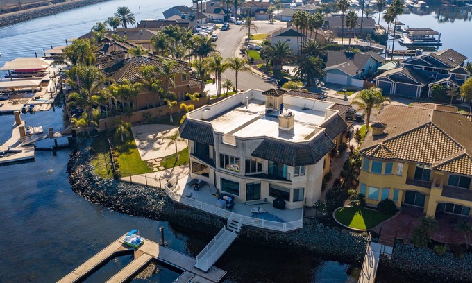 Discovery Bay House | Luxury Retreat with Waterfront View Delta Access