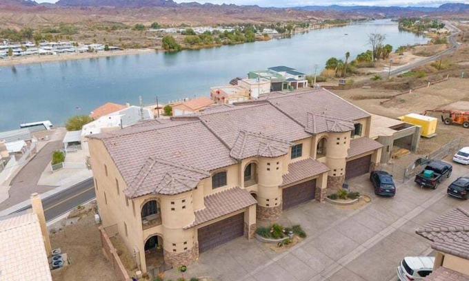 Cienega Springs House | Luxury River Villa, Game Room & Boat Garage