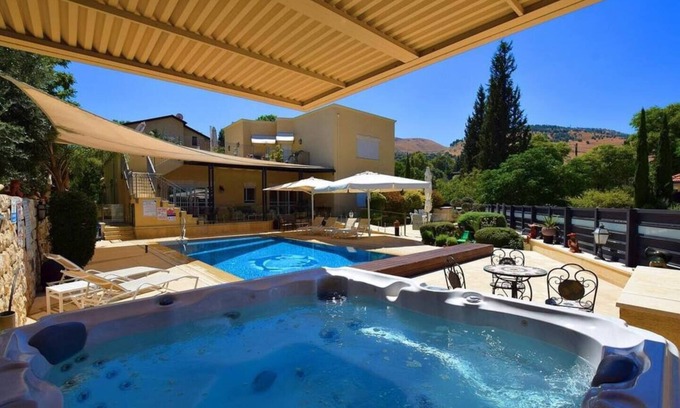 Rosh Pinna Villa | Luxury Romantic Villa with Jacuzzi and Pool